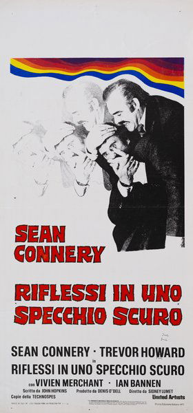 Riflessi in uno specchio scuro