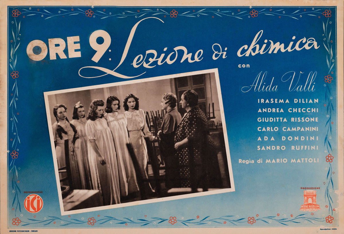 Ore 9: Lezione di chimica - Fotobusta 1