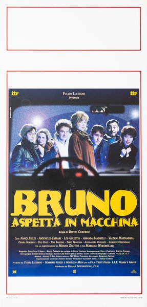 Bruno aspetta in macchina