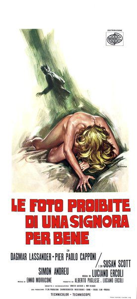 Le foto proibite di una signora per bene