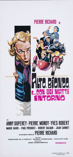 Alto, biondo e... con 6 matti intorno