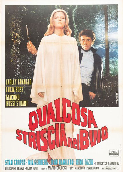 Qualcosa striscia nel buio