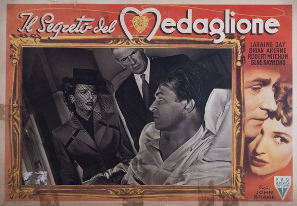 Lobby Card 2 for the film Il segreto del medaglione (1946)